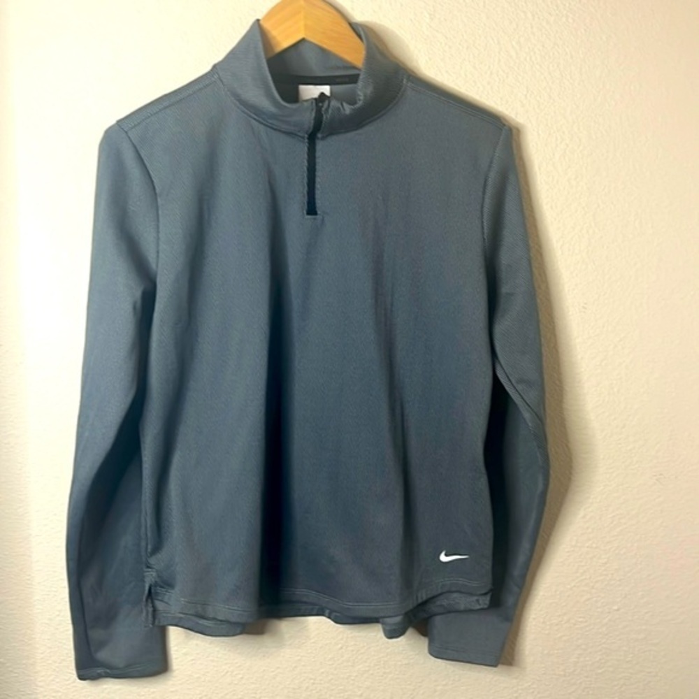 Nike women’s quarter zip